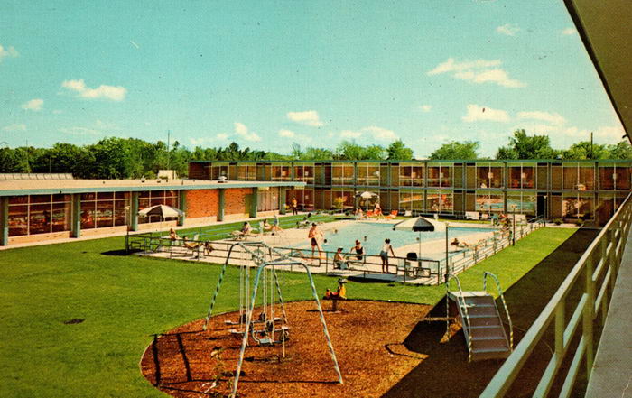 Holiday Inn - Ann Arbor - Old Post Card (newer photo)